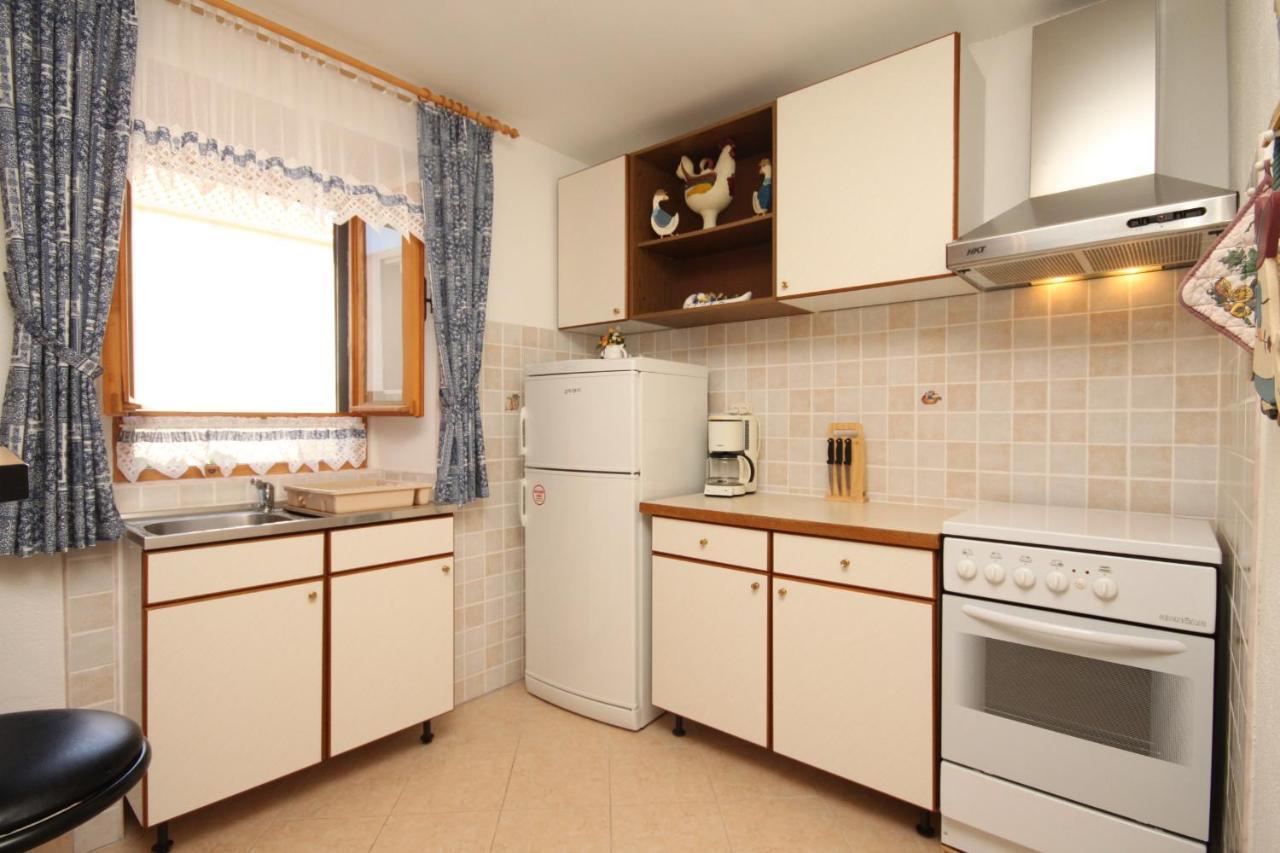 Apartments With A Parking Space Sali, Dugi Otok - 8084 Exterior photo